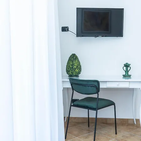 Bed & Breakfast Relais Ruggiero 4*